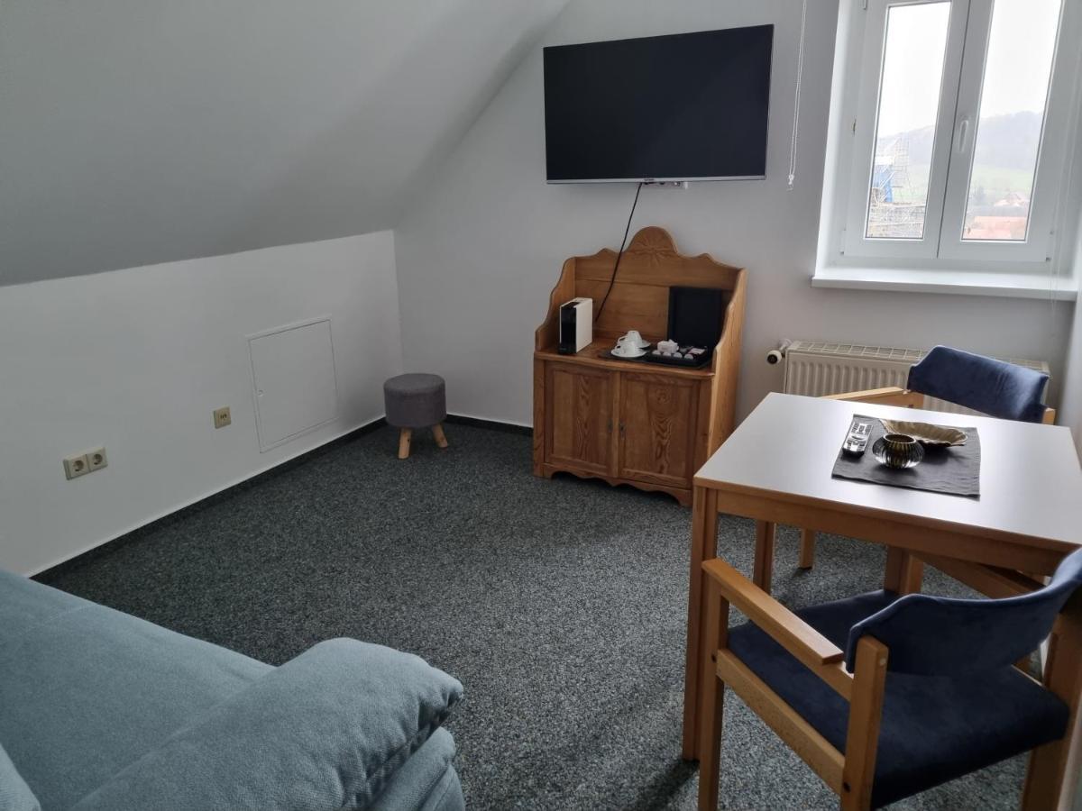 Hotel Kreuzbergbaude Beim Berzdorfer See Mit Wohlfuehl Sauna Markersdorf Ngoại thất bức ảnh